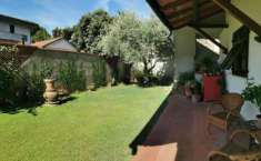 Foto Porzione di casa in vendita a Marina di Carrara - Carrara 165 mq  Rif: 1222488
