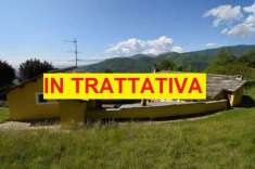 Foto Porzione di casa in vendita a Pinerolo - 14 locali 611mq