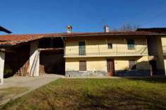 Foto Porzione di casa in vendita a Pinerolo - 6 locali 158mq