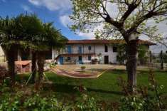 Foto Porzione di casa in vendita a Pinerolo - 6 locali 219mq