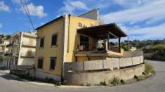 Foto Porzione di casa in vendita a Scicli