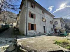 Foto Porzione di casa in vendita a Seravezza, Azzano