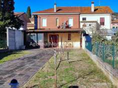 Foto Porzione di casa in vendita a Tavullia