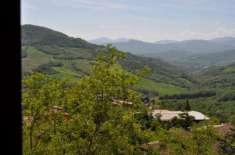 Foto Porzione di casa in vendita a Varano de' Melegari