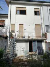 Foto Porzione di casa in vendita a Viareggio 140 mq  Rif: 1223792