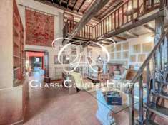 Foto Porzione di Castello in Vendita a Roma Nord: 250 mq con Terrazzi