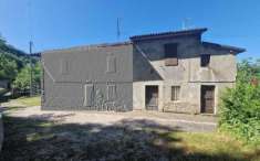 Foto PORZIONE DI RUSTICO - ACCESSORI - GIARDINO E BOSCO