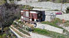 Foto Porzione di villa in vendita a Aosta - 9 locali 200mq