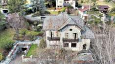 Foto Porzione di villa in vendita a Aosta