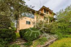 Foto Porzione di villa in vendita a Castel San Pietro Terme - 8 locali 447mq