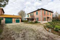Foto Porzione di villa in vendita a Imola