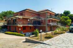 Foto Porzione di villa in vendita a Mascalucia