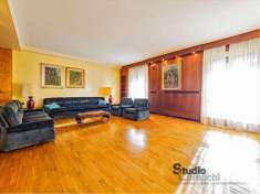 Foto Porzione Villa in Vendita, 4 Locali, 290 mq, Paderno d'Adda