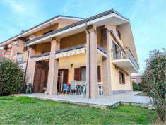 Foto Porzione Villa in Vendita, 5 Locali, 250 mq, Volpiano