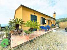 Foto Porzione Villa in Vendita, 6,5 Locali, 103 mq, Diano Marina (Dia