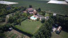 Foto Porzione Villa in Vendita, 6 Locali, 350 mq, Rimini