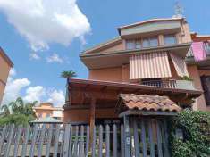 Foto Porzione Villa in Vendita, pi di 6 Locali, 160 mq, Roma (Casili