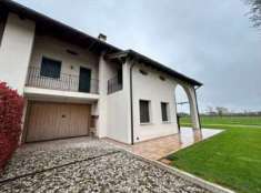 Foto Porzione Villa in Vendita, pi di 6 Locali, 191,4 mq, Fontanelle