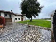 Foto Porzione Villa in Vendita, pi� di 6 Locali, 196,4 mq, Fontanelle