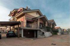 Foto Porzione Villa in Vendita, pi di 6 Locali, 220 mq, None