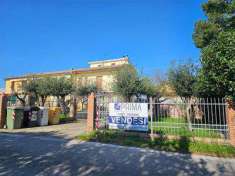 Foto Porzione Villa in Vendita, pi di 6 Locali, 410 mq, Monsano