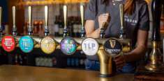 Foto PUB STILE IRLANDESE, CON GRANDE ESTERNO, LAVORO SOLO SERALE