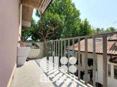 Foto QUADRILOCALE CON AMPIA TERRAZZA, POSTO AUTO E CANTINA
