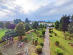 Foto Quadrilocale di ampie metrature con box e cantina
