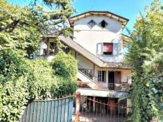 Foto Rastignano Villa indipendente bifamiliare con giardino