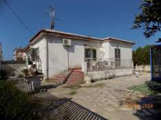 Foto RIF. 367 DOMIZIANA 110.000,00 VILLA SINGOLA CON GIARDINO