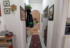 Foto Rif. 9392: Trilocale arredato con posto auto