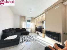 Foto Rif. S2612 - Siena � zona Policlinico De Bosis - Restaurato, balcone e camino