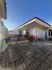 Foto RIF.410 DESTRA VOLTURNO - VILLINO CON GIARDINO BUONO STATO