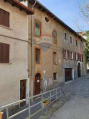 Foto Rif21531009-670 - Porzione di casa in Vendita a Montegrino Valtravaglia - Bosco Valtravaglia di 200 mq