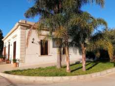 Foto Rifinita antica villa-casolare con ampio giardino