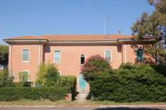 Foto Rosignano Solvay - Rif. R0372. A 200 mt dal mare, appartamento piano sottotetto con ingresso comune ad altre 3 unit  immobiliari e composto da due van
