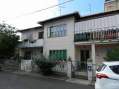 Foto Rosignano Solvay - Rif. R0928. In zona residenziale, terratetto, suddiviso in tre unit  immobiliari, con ingresso indipendente e composto da bilocale