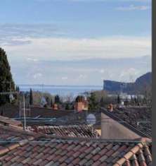 Foto Rustico / Casale di 1100 m con pi di 5 locali in vendita a San Felice del Benaco