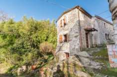 Foto Rustico / Casale di 120 m con 3 locali in vendita a Fivizzano