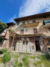 Foto Rustico / Casale di 120 m con pi di 5 locali in vendita a Ispra