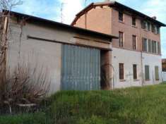 Foto Rustico / Casale di 140 m con 3 locali in vendita a Novi di Modena