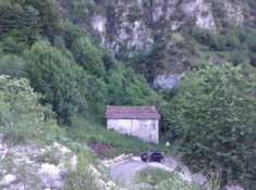 Foto Rustico / Casale di 160 m con 2 locali in vendita a Pertica Bassa