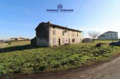 Foto Rustico / Casale di 200 m con pi di 5 locali in vendita a Soragna