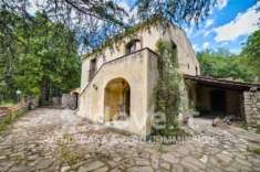 Foto Rustico / Casale di 250 m con 5 locali e posto auto in vendita a Francavilla di Sicilia