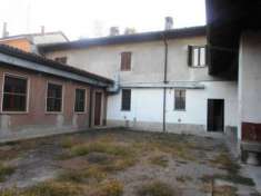 Foto Rustico / Casale di 260 m con pi di 5 locali in vendita a Pavia