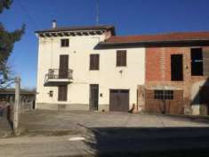 Foto Rustico / Casale di 266 m con pi di 5 locali e box auto in vendita a Viguzzolo