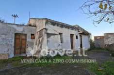 Foto Rustico / Casale di 295 m con 4 locali in vendita a Rometta
