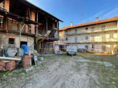 Foto Rustico / Casale di 350 m con pi di 5 locali in vendita a Borgo Ticino