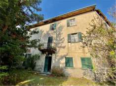 Foto Rustico / Casale di 400 m con pi di 5 locali in vendita a Mandello del Lario