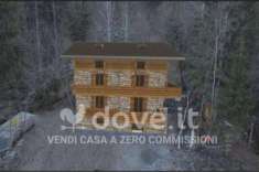 Foto Rustico / Casale di 400 m con pi di 5 locali in vendita a Roncobello